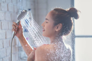 シャワー１